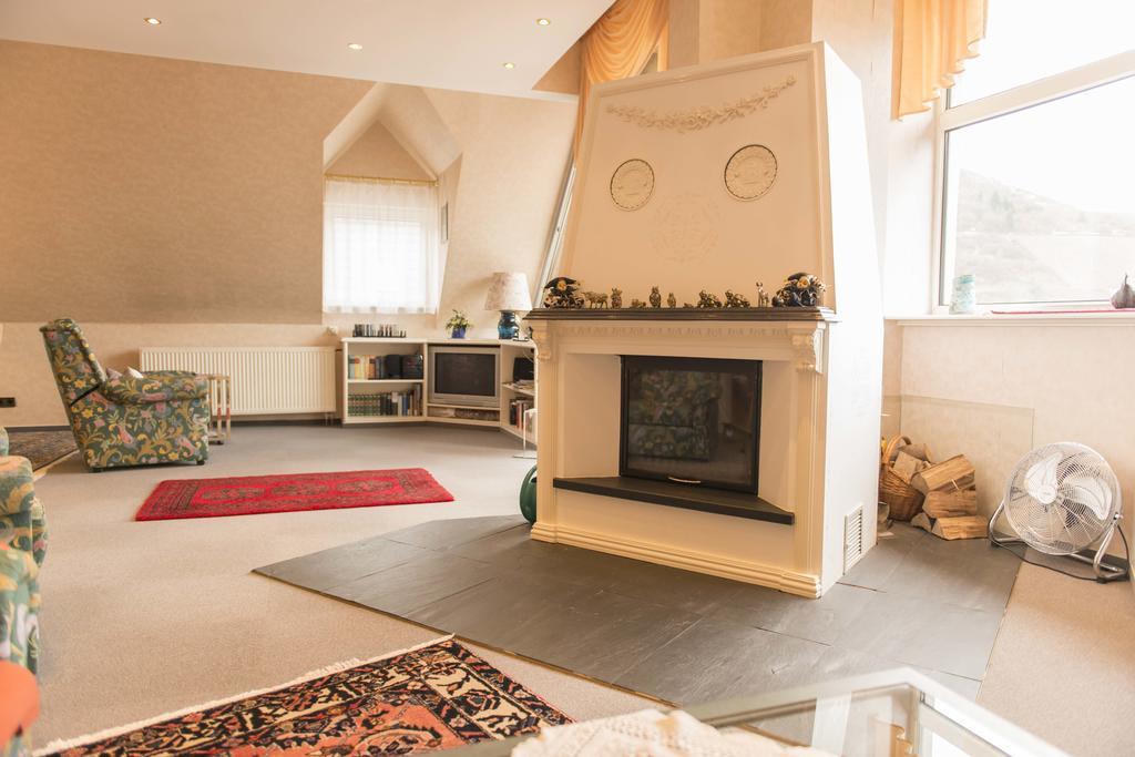 Ferienwohnung Burg Eltz Treis-Karden Pokoj fotografie